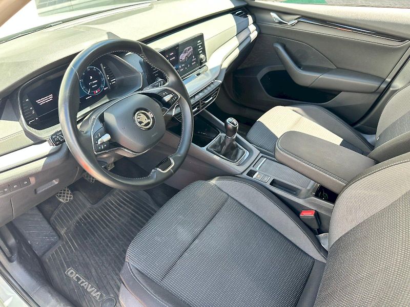 Škoda Octavia (2022) 2.0 TDI 85kW Ambition Combi - fotka 6 z 22