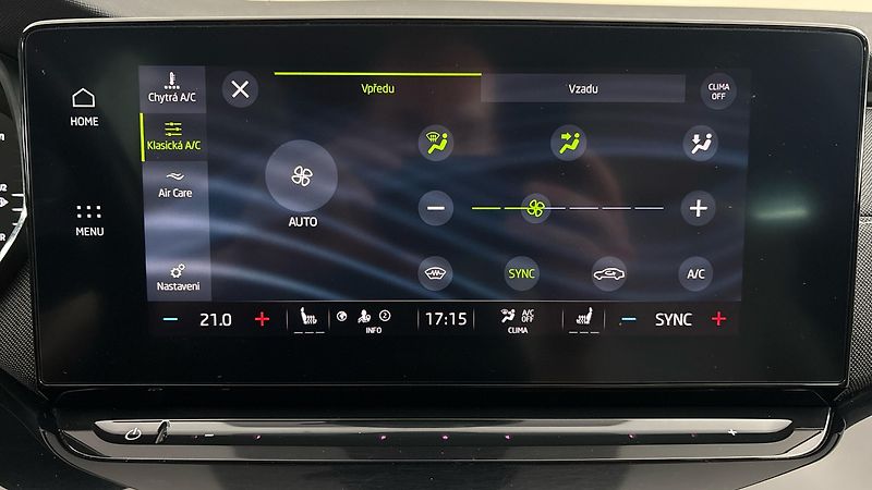 Škoda Octavia 2.0 TDI DSG 4x4 Style Combi - fotka 28 z 33