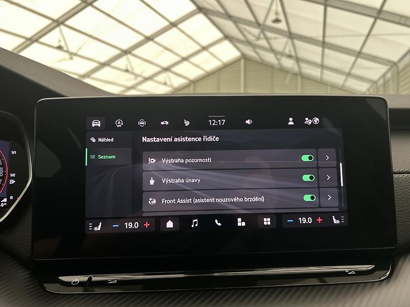 Škoda Octavia 1.5 TSI SportLine - fotka 9 z 30