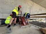 Začal výsuv mostní konstrukce dálniční estakády před silnici I/35 u Opatovce na Svitavsku
