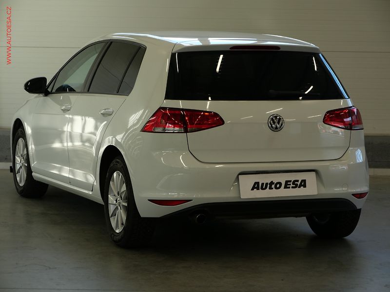Volkswagen Golf (2014) 1.2TSi, ČR, AC, temp - fotka 6 z 23