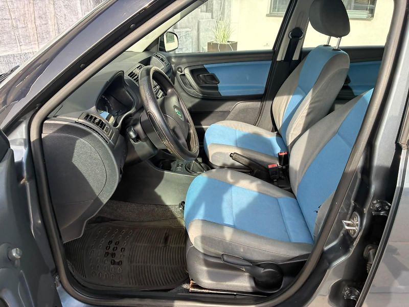Škoda Fabia (2009) 1.2HTP, 51KW - fotka 17 z 18