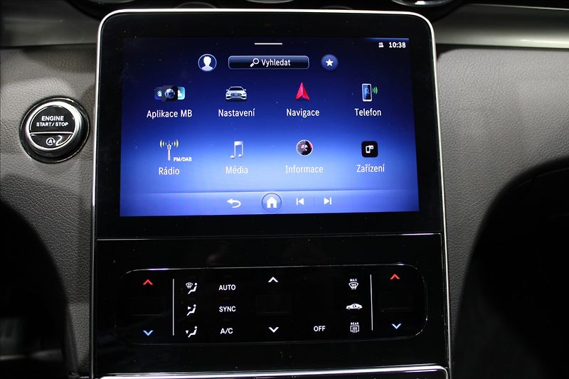 Mercedes-Benz Třídy C 2,0 200d 9G Avantgarde - fotka 24 z 34