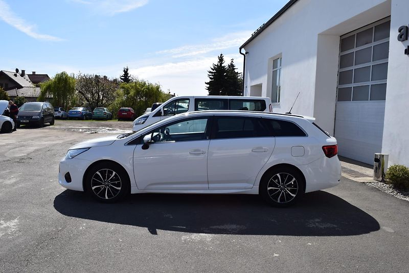 Toyota Avensis (2018) 1.8VVTI 108kw TEAM D XEN NAVI - fotka 12 z 50
