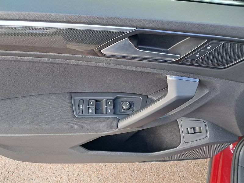 Volkswagen Tiguan (2018) COMFORTLINE 2.0 TSI / 132 kW D - fotka 18 z 35