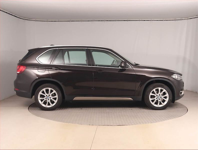 BMW X5 (2015) xLine xDrive30d, 4X4, Automat - fotka 6 z 17