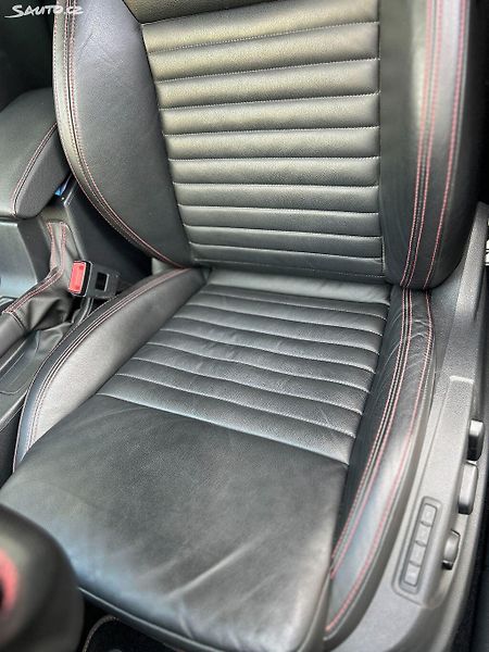 Škoda Octavia 2.0TSi RS ČR - fotka 21 z 24