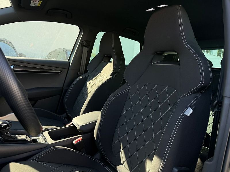 Škoda Karoq 2.0TDI 110kW DSG 4x4 Sportline - fotka 7 z 20