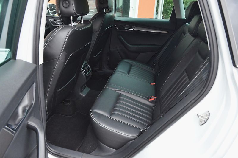 Škoda Karoq (2018) 1.6 TDi 85kW DSG STYLE /CANTON - fotka 11 z 41