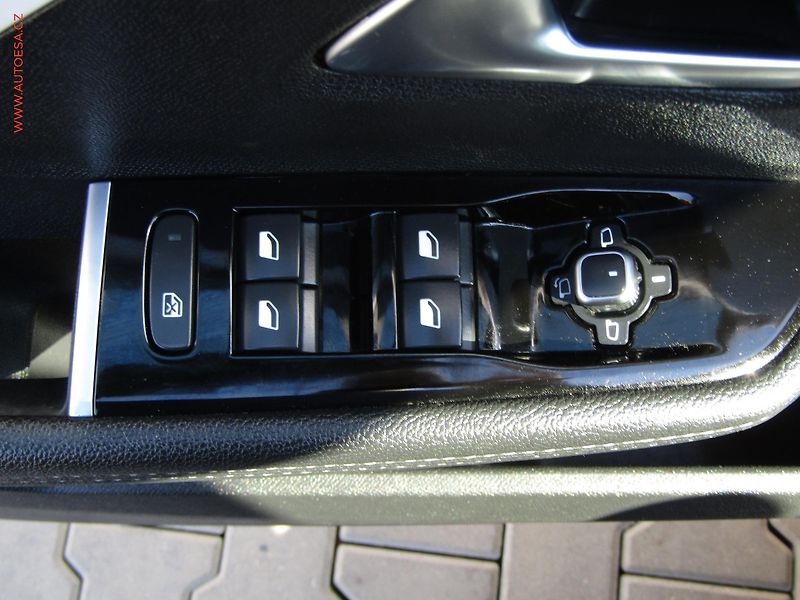 Opel Astra (2023) 1.5 CDTi, Elegance - fotka 12 z 22