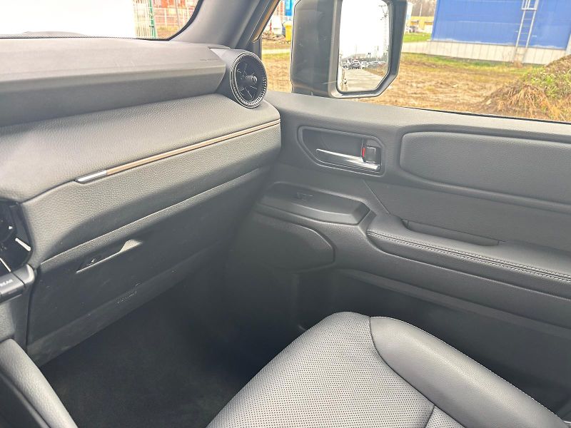 Toyota Land Cruiser 2.8 D-4D 6AT Invincible - fotka 22 z 30