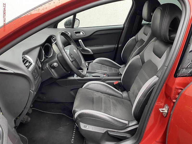 DS Automobiles DS4 (2016) 1.2 PT crossback - fotka 9 z 19