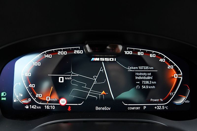 BMW Řada 5 M550i xDrive/Lasery,HUD/530PS - fotka 35 z 44