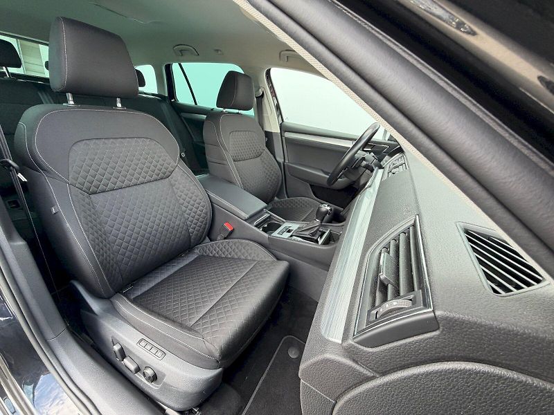 Škoda Superb (2022) 2.0TDI 110kW DSG Comfort Plus - fotka 29 z 35