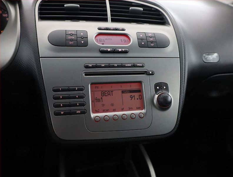 Seat Toledo (2006) 1.9 TDI, po STK, Klima - fotka 9 z 11