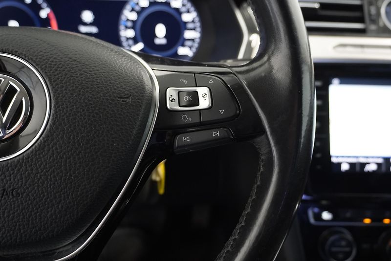 Volkswagen Passat 2,0 TSI 162kW DIGITAL, AUTOMAT - fotka 20 z 28