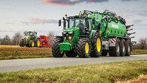 Traktory John Deere jsou s přehledem nejprodávanějšími v Česku.