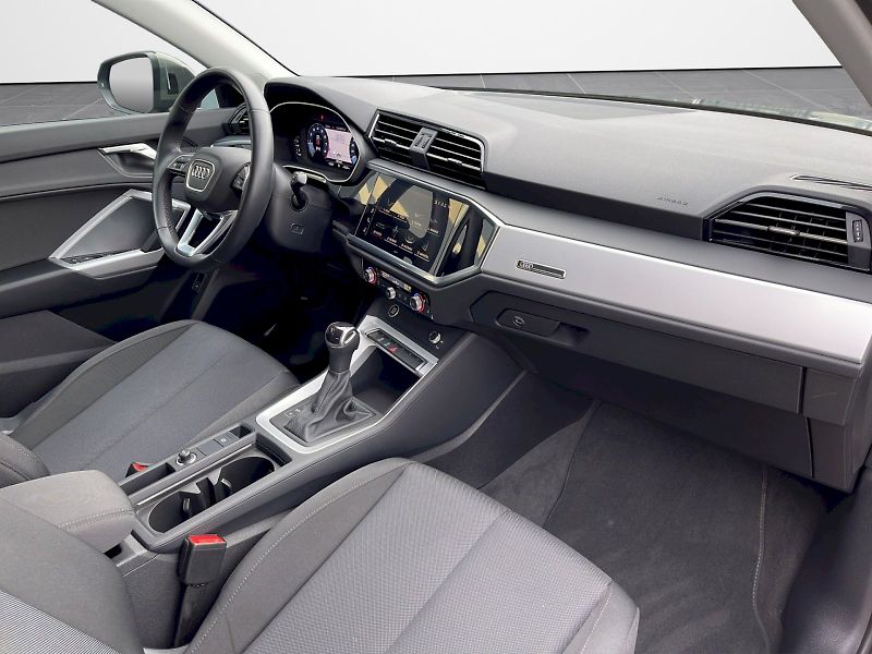 Audi Q3 (2023) 35 TFSI 110 kW S-Line S-tronic - fotka 22 z 33