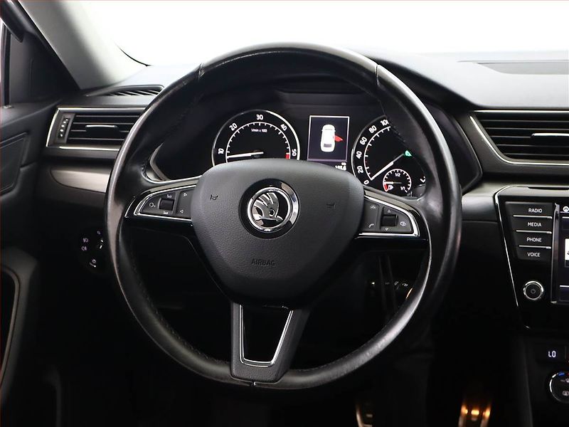Škoda Superb (2015) Ambition 2.0 TDI, Automat - fotka 19 z 19