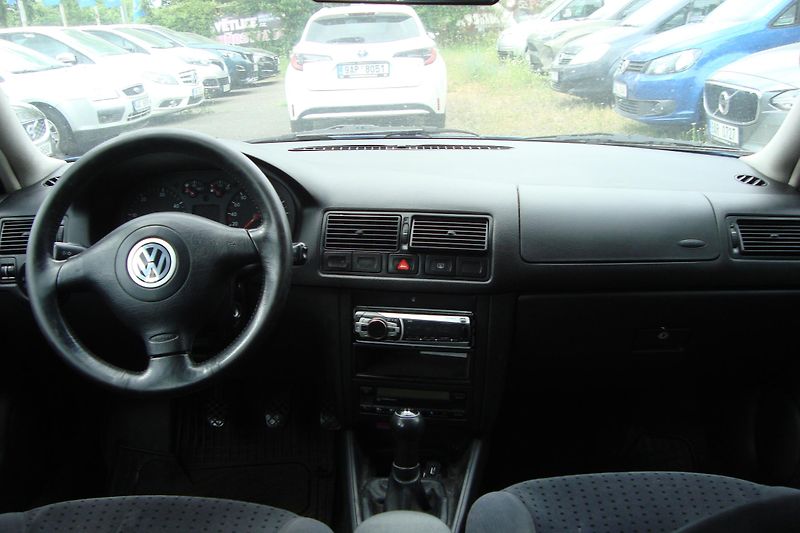Volkswagen Golf (1998) 1.9 TDi,81 kw - fotka 21 z 35