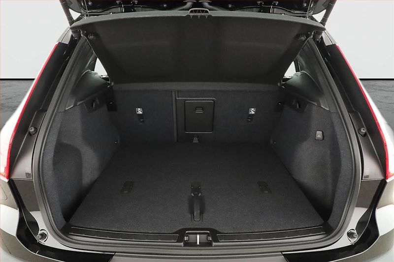 Volvo XC40 (2026) B3 - fotka 11 z 22
