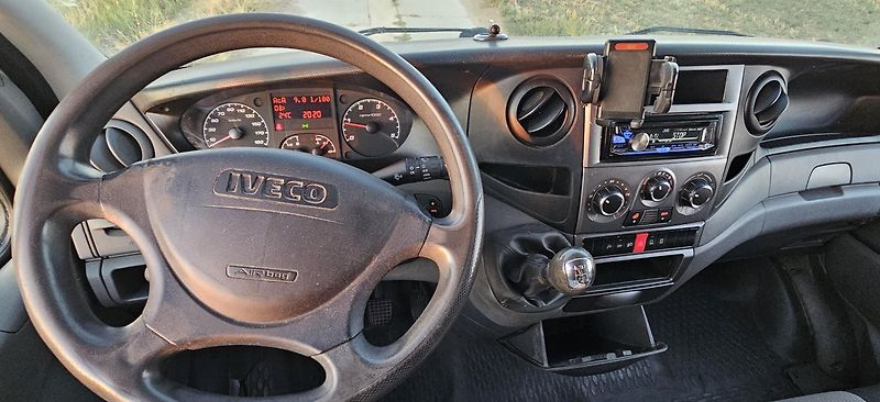 Iveco Daily (2011) 35S13, L4H2 MAXI do 3,5t - fotka 6 z 6