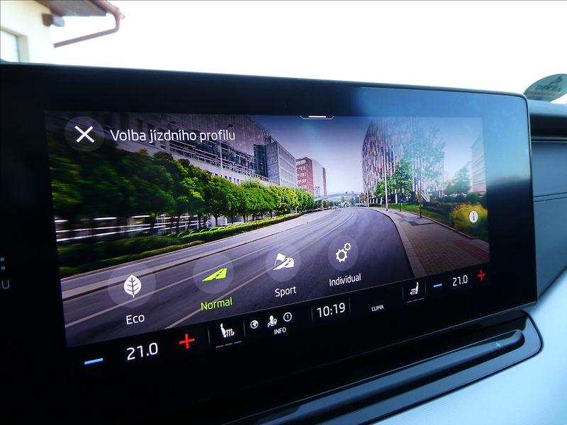 Škoda Octavia 1,5 TSi 110kW DSG 1.majitel - fotka 42 z 51