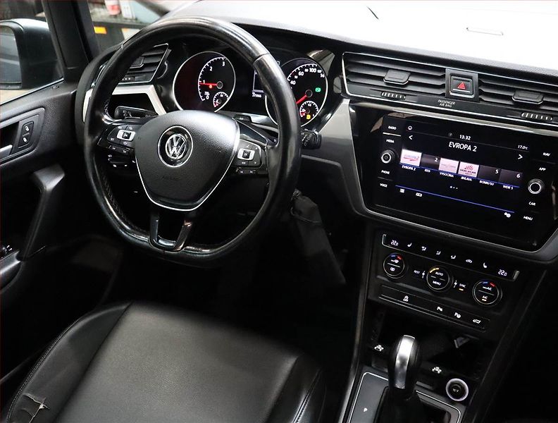 Volkswagen Touran (2020) Highline 2.0 TDI, Automat - fotka 7 z 22