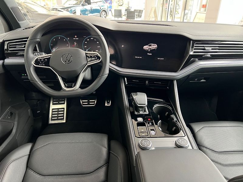 Volkswagen Touareg R-line 3,0TDI 210kW - fotka 20 z 22