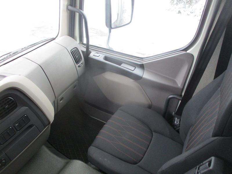 DAF LF 260 FA čelo - fotka 29 z 47