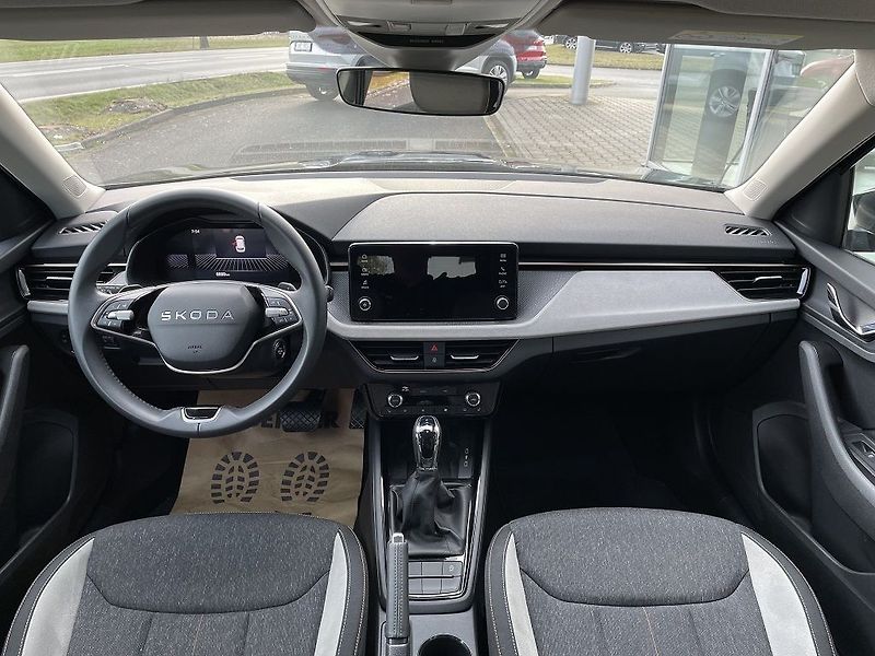 Škoda Kamiq Top Selection 1.0 TSI 85 kW - fotka 8 z 11