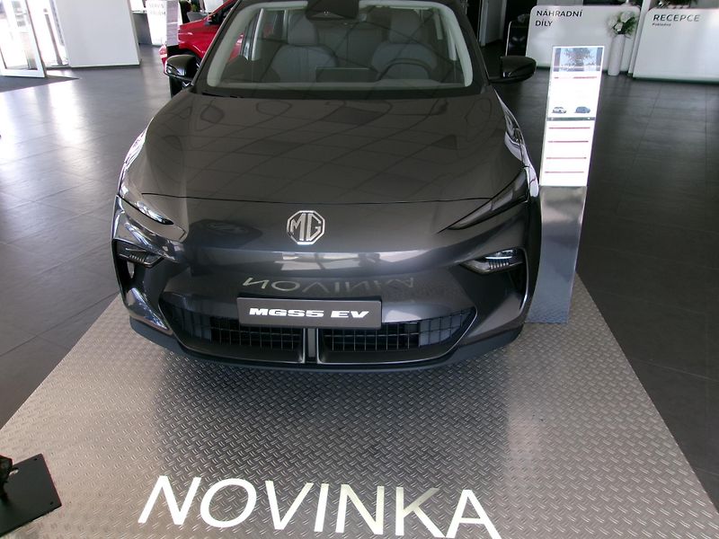 MG MGS5 EV (2025) Emotion 49kWh - fotka 4 z 29