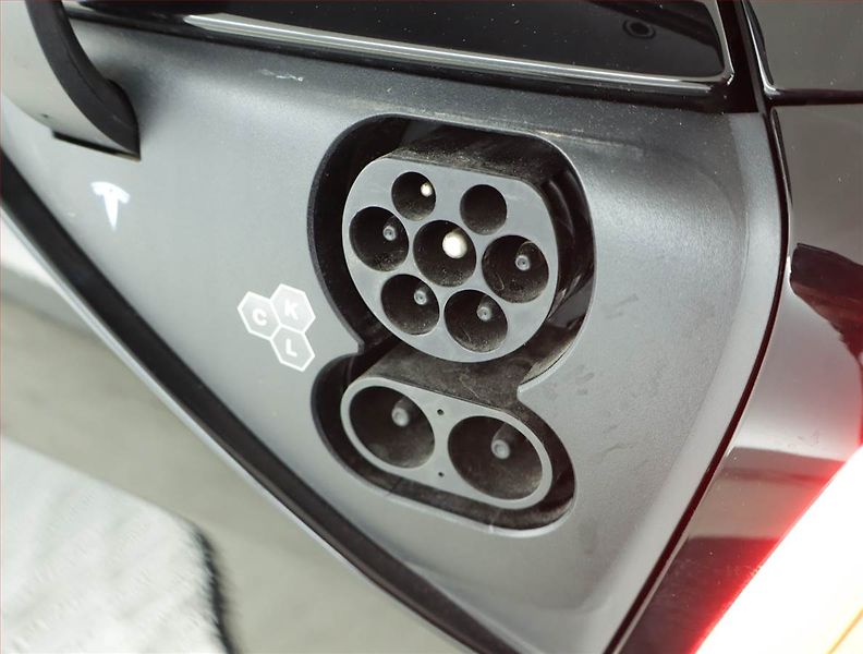 Tesla Model 3 (2024) Standard Range LFP, SoH 95% - fotka 21 z 22