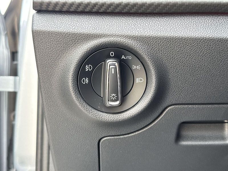 Škoda Kamiq (2025) 1.5 TSI DSG Monte Carlo - fotka 12 z 34