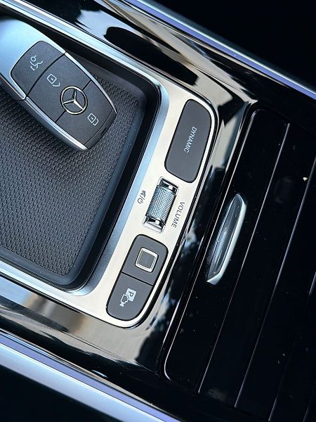 Mercedes-Benz GLB 200 d 4MATIC Progressive E - fotka 30 z 35