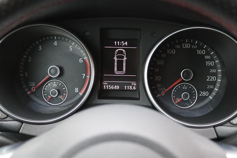 Volkswagen Golf GTI 2.0TSI 147kW - fotka 27 z 47