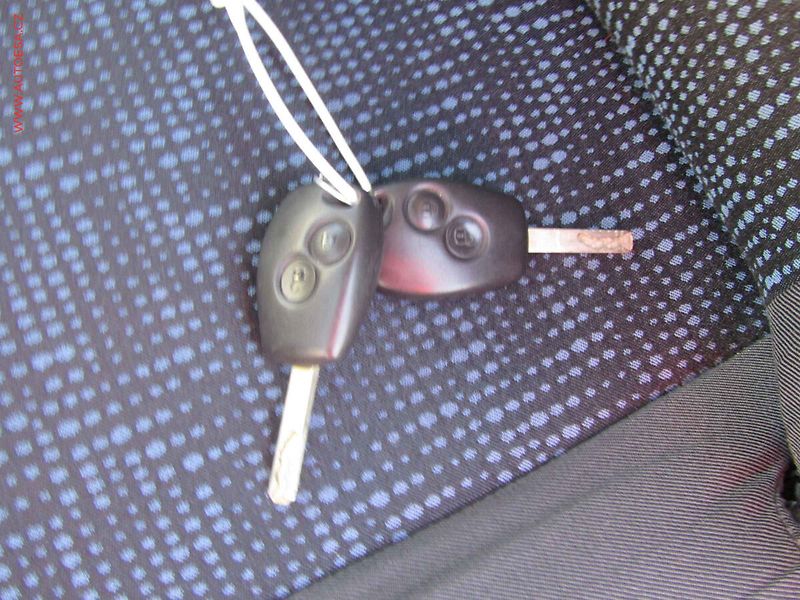Renault Twingo (2009) 1.5 dCi, AC, temp, STK9/28 - fotka 15 z 15