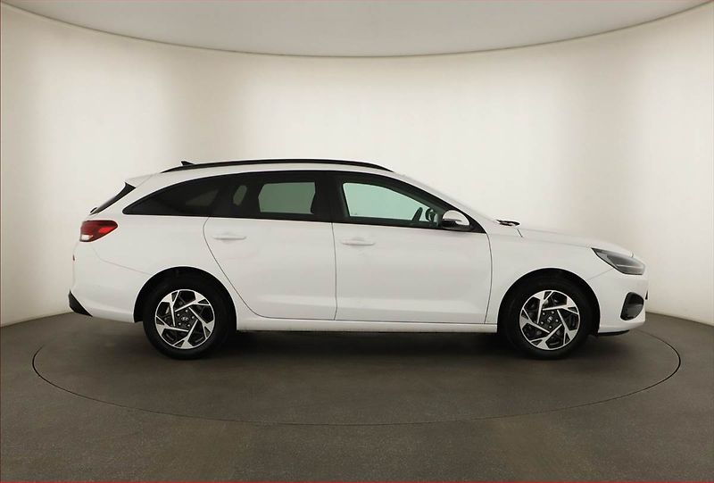 Hyundai i30 (2025) Smart 1.5 DPI, ČR,1.maj, Navi - fotka 6 z 14