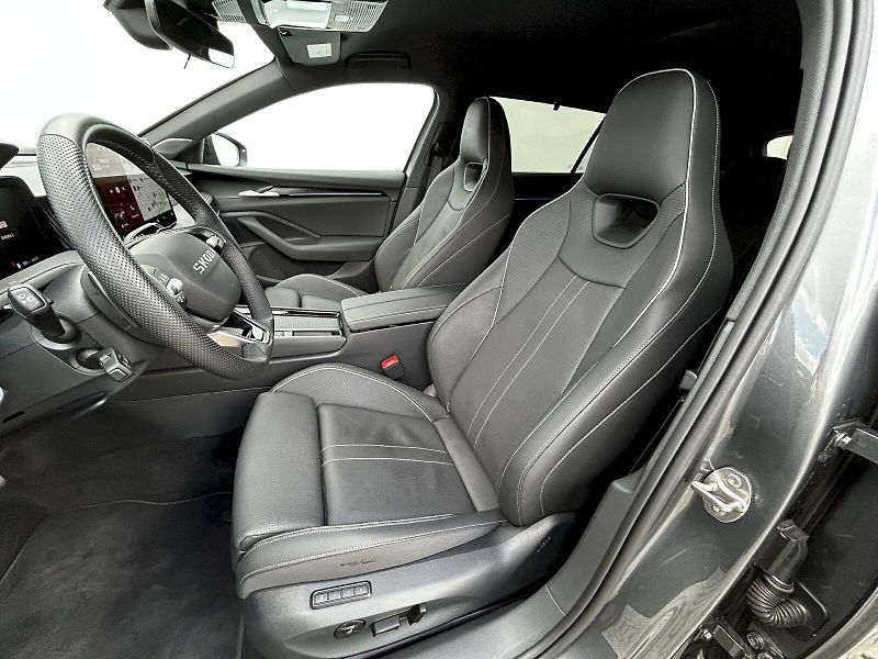 Škoda Superb (2025) Combi 2.0 TDI 142kW 4x4 DSG Sp - fotka 27 z 35