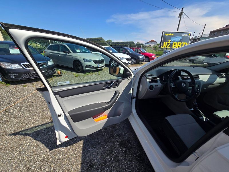 Škoda Rapid (2013) 1.2 TSi 63KW aut.klima - fotka 9 z 23