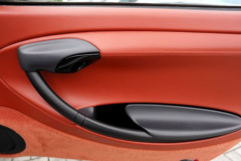 Porsche Boxster 2.5i/205PS/hardop/54.000 km !! - fotka 37 z 50