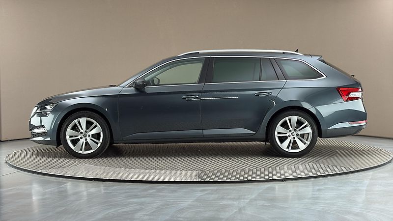 Škoda Superb 2.0 TDI Style Combi - fotka 4 z 29