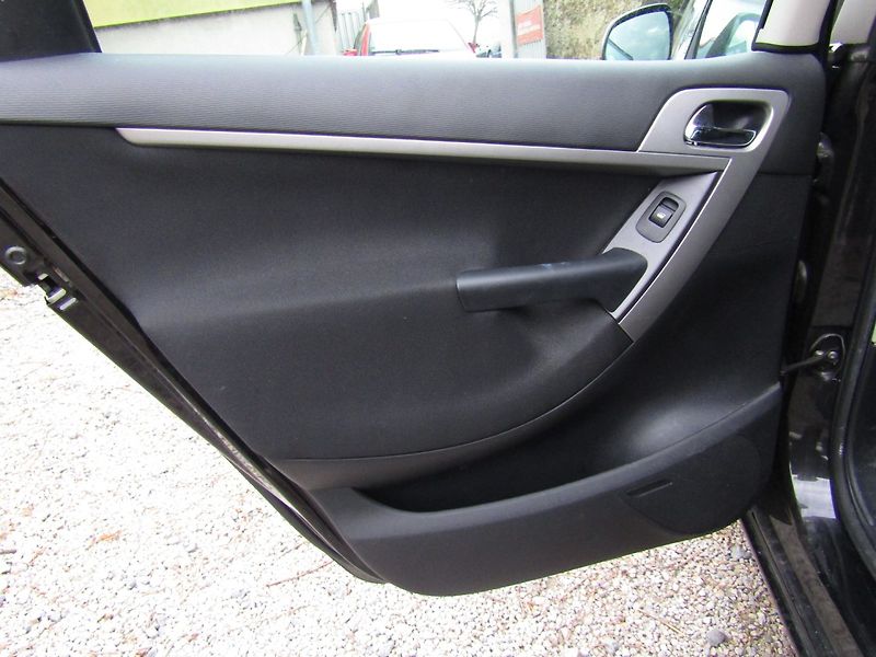 Citroën C4 Picasso (2010) 1.6 16V 88kW - fotka 18 z 33