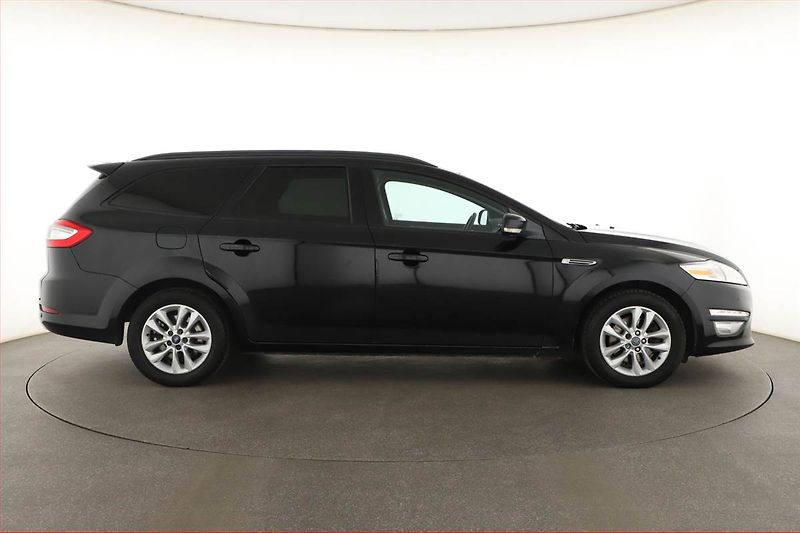 Ford Mondeo (2012) 2.0 TDCi, Navi, Tempomat - fotka 6 z 16
