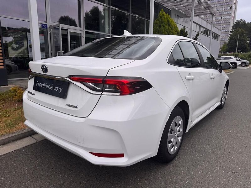 Toyota Corolla 1.8 Active - fotka 3 z 13