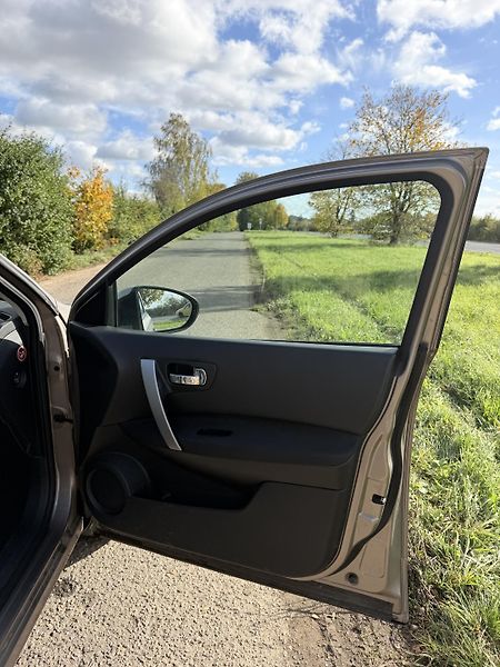 Nissan Qashqai (2008) - fotka 25 z 28