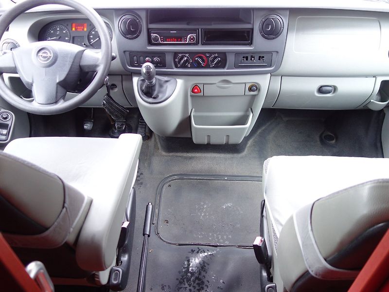 Opel Movano (2008) 2.5 CDTI 88kW MOBILNÍ PRODEJNA - fotka 26 z 34