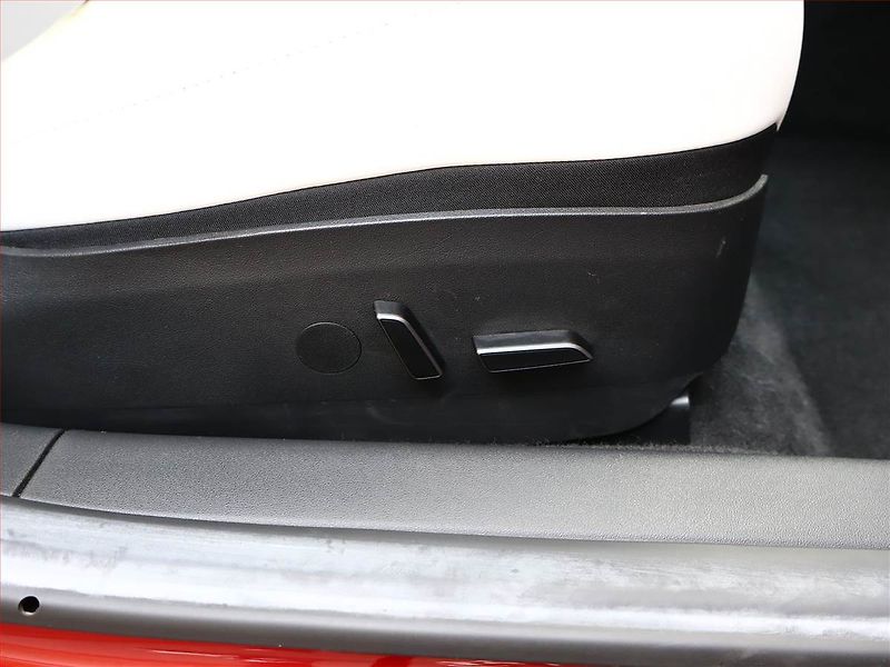 Tesla Model 3 (2022) Performance 79kWh, SoH 96% - fotka 17 z 23