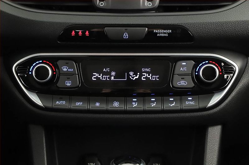 Hyundai i30 (2023) Smart 1.5 T-GDI, Automat, ČR - fotka 18 z 21