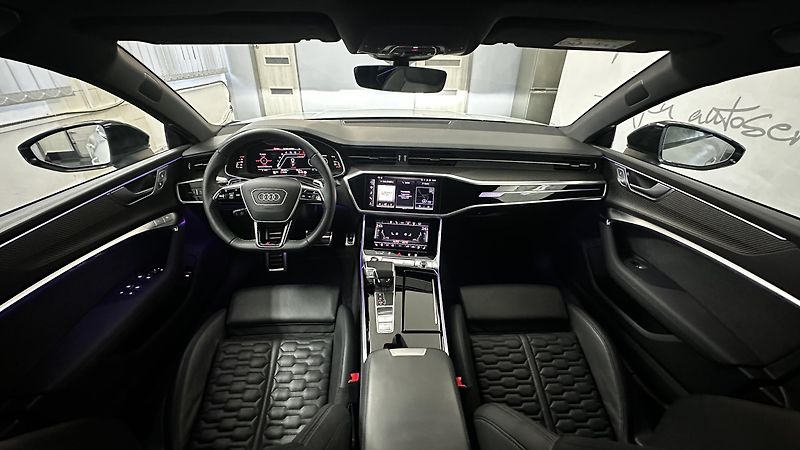 Audi RS 7 V8 4.0 / STAV NOVÉHO VOZU - fotka 18 z 54